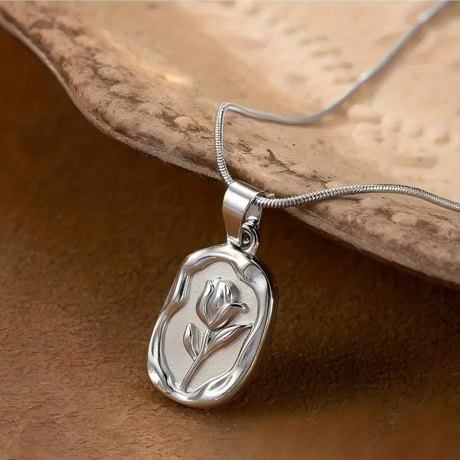 Vintage Tulip Wax Seal Pendant Necklace – Silver